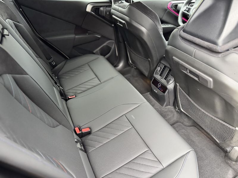 BMW X3 (2025) 20d Xdrive, M-paket, Záruka - fotka 23 z 33
