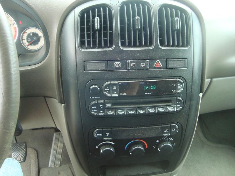 Chrysler Voyager (2002) 2,5CRD - fotka 13 z 14