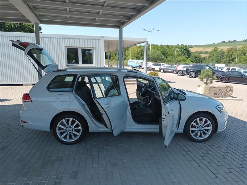 Volkswagen Golf 1,0 TSI,ČR,1MAJ,RADAR,LED,DPH - fotka 9 z 42