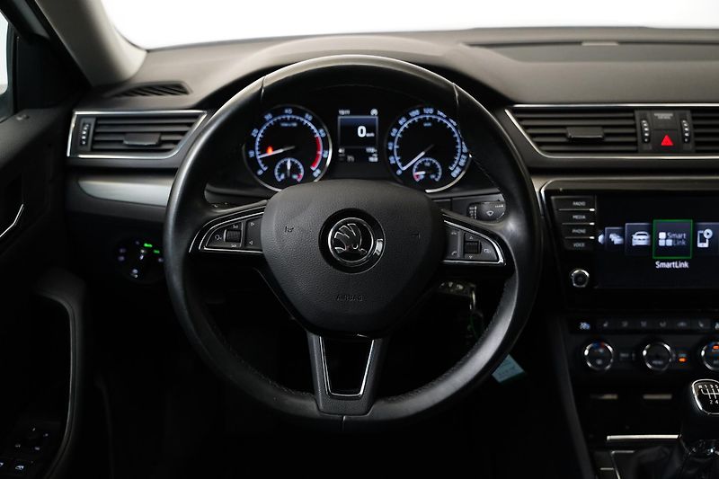 Škoda Superb - fotka 18 z 26