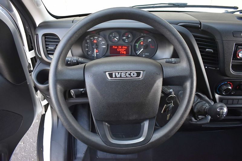 Iveco Daily 2.3 93kW 35S13 L2H2T*TEMPOMAT* - fotka 11 z 19