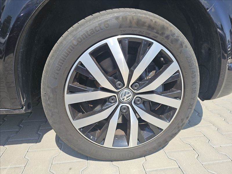Volkswagen Multivan 2,0TDi 110KW 4X4 Highline - fotka 34 z 39