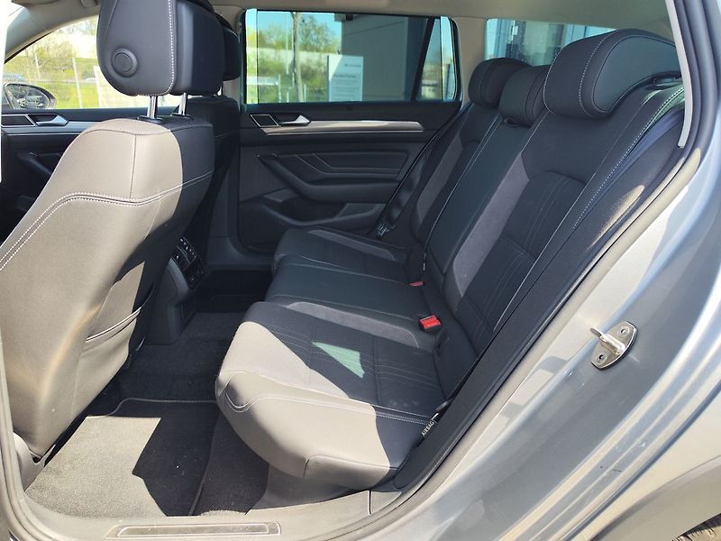 Volkswagen Passat 2.0 TDi/147 Alltrack DSG ČR - fotka 16 z 37