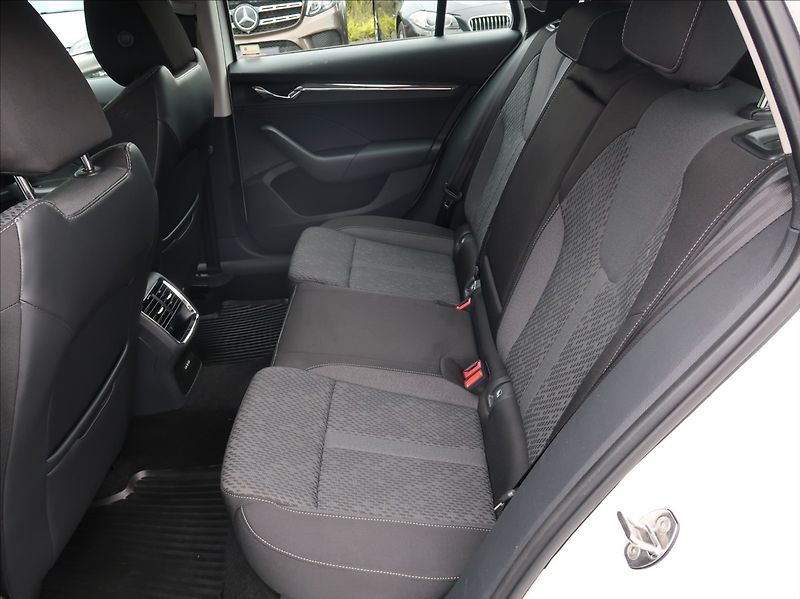 Škoda Octavia 2,0 TDi,1majČR,Style,S.kn.,DPH - fotka 18 z 27