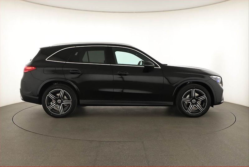 Mercedes-Benz GLC (2025) 220 d 4MATIC, AMG Line, HUD - fotka 6 z 29