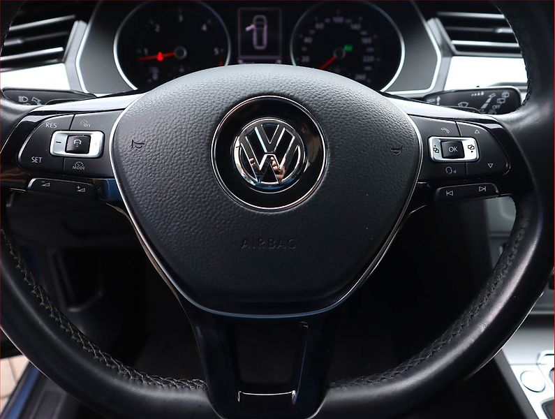 Volkswagen Passat (2015) 2.0 TDI, Automat, Serv.kniha - fotka 20 z 20