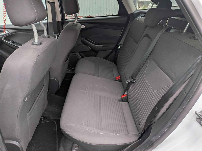 Ford Focus (2016) 2.0 TDCI, ČR, AT, bixen - fotka 10 z 18
