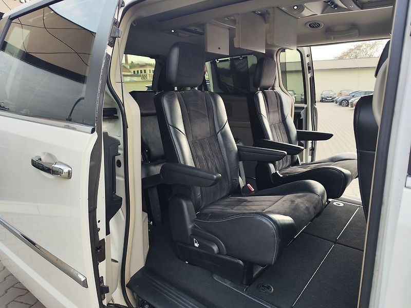 Lancia Voyager 2.8 CRD/120kW 7.Míst ČR - fotka 13 z 36