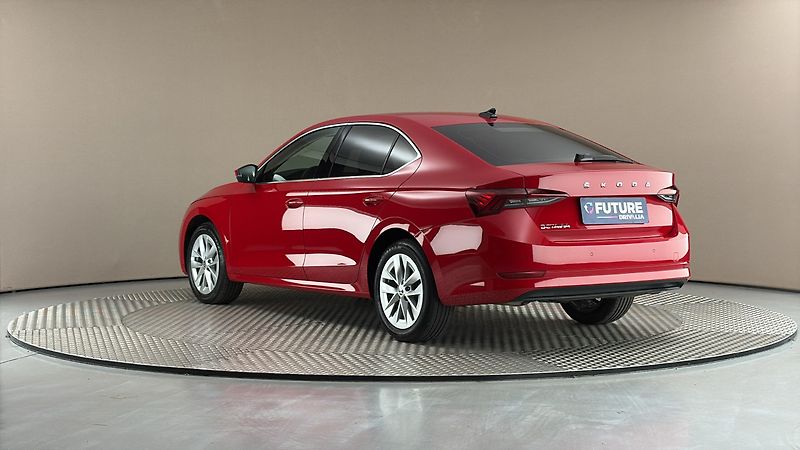 Škoda Octavia 2.0 TDI Style - fotka 2 z 25