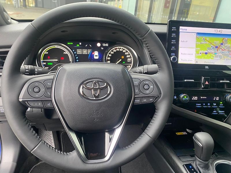 Toyota Camry 2,5 Hybrid Executive VIP - fotka 8 z 38