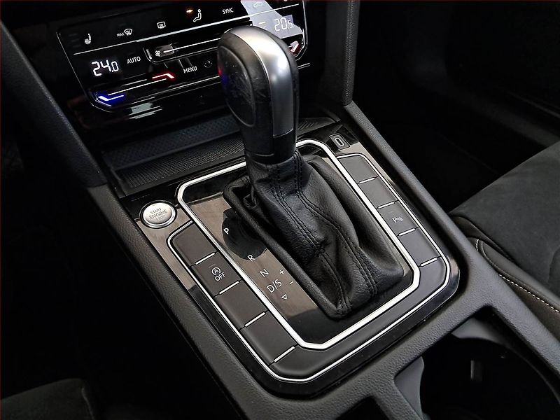 Volkswagen Passat (2020) 1.5 TSI, Automat, Kůže, Navi - fotka 13 z 28