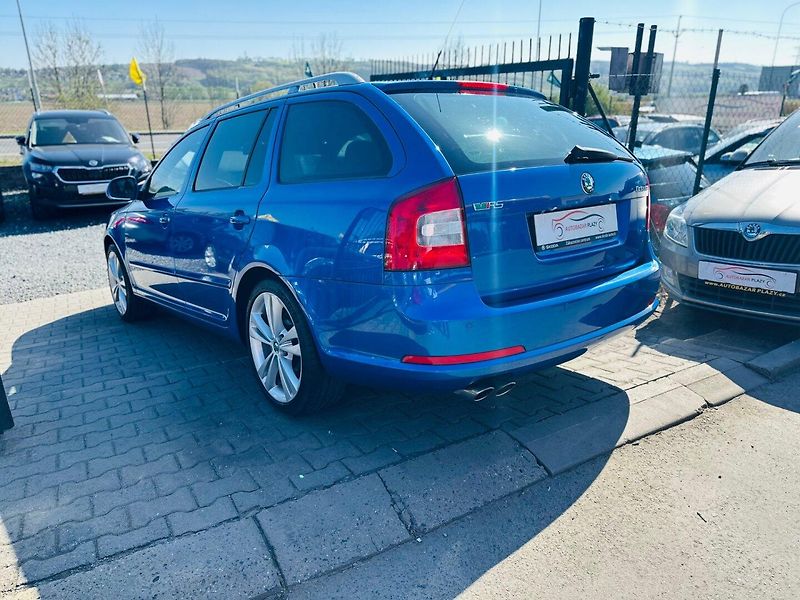 Škoda Octavia (2010) 2.0TDi RS DSG, PO SERVISU - fotka 4 z 16