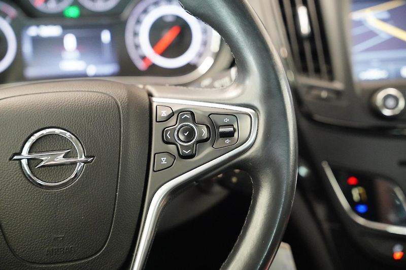 Opel Insignia - fotka 17 z 29
