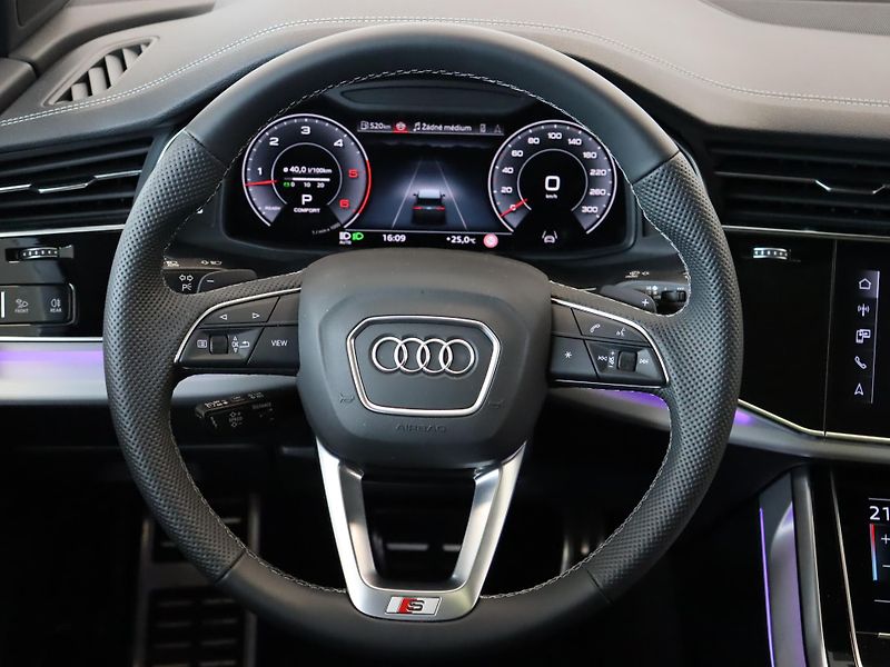 Audi Q7 Sline TDI quattro tiptronic - fotka 15 z 31