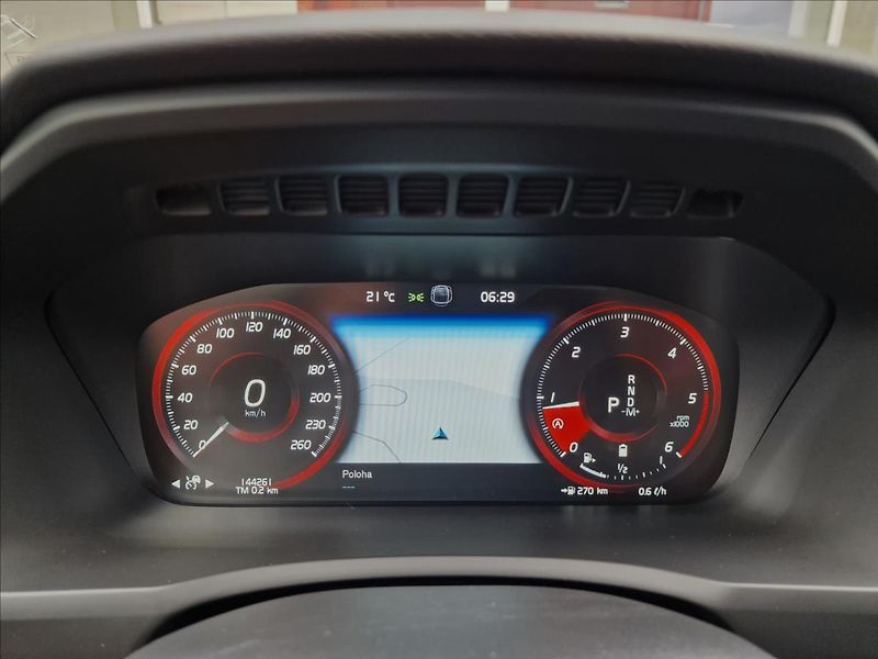 Volvo XC90 B5 AWD MomentumPro, 7-míst,ČR - fotka 22 z 50