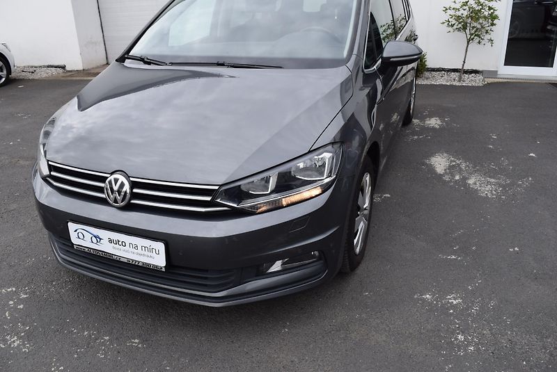 Volkswagen Touran (2017) 1.4TSI 110kw 7MÍST CLBMT APP  - fotka 2 z 46