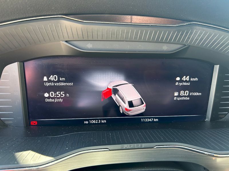 Škoda Superb (2023) COM GRT STY 4X4 TD 140/2.0 A7A - fotka 10 z 31