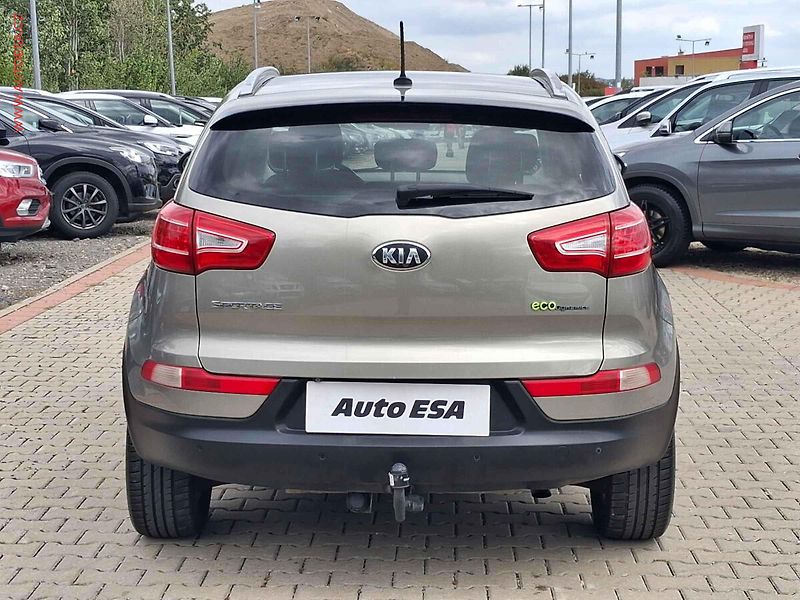 Kia Sportage (2013) 1.6 GDi, Active, navi - fotka 5 z 17