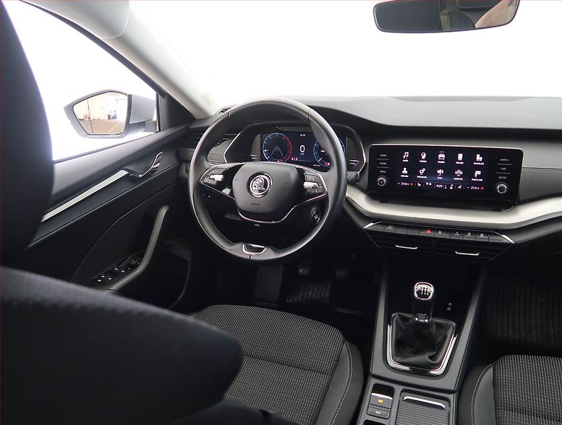 Škoda Octavia (2023) Ambition 2.0 TDI, ČR,1.maj - fotka 7 z 24