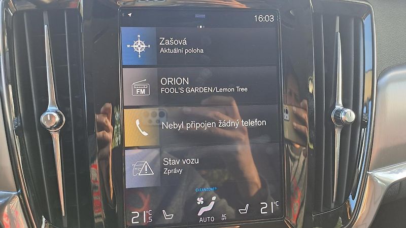 Volvo V90 2.0 D4 Momentum NAVI Automat - fotka 31 z 33