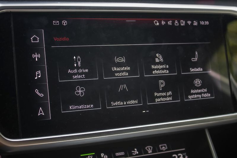 Audi A7 S-Line 50TFSIe 220kW - fotka 14 z 35
