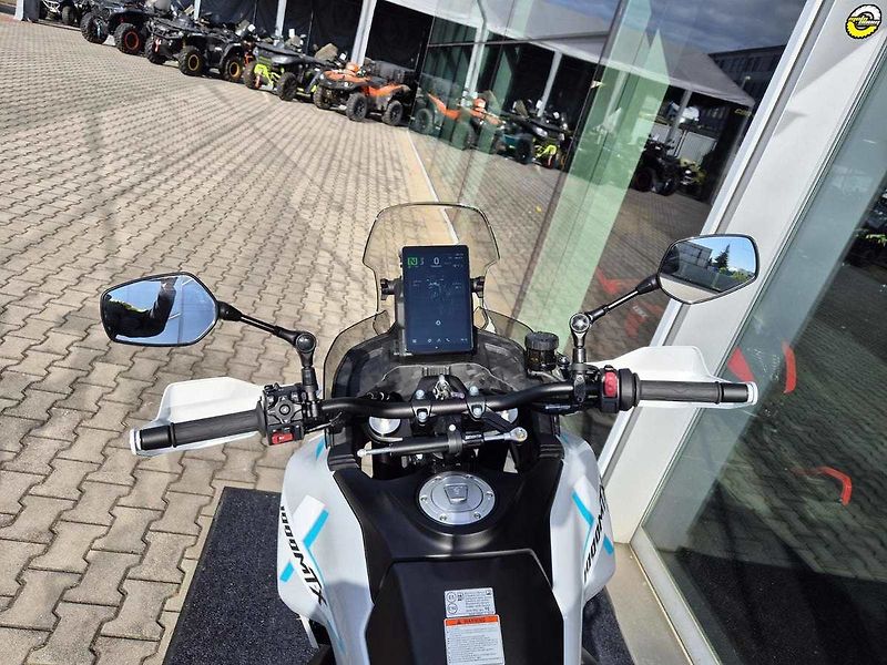 CFMOTO (2026) 1000 MT-X TOURING - fotka 43 z 43