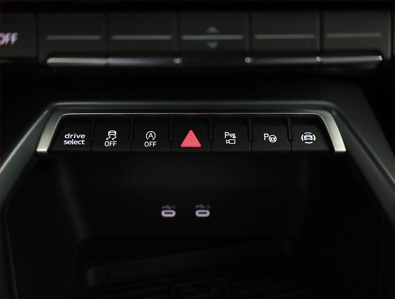 Audi A3 (2024) 35 TFSI - fotka 11 z 21