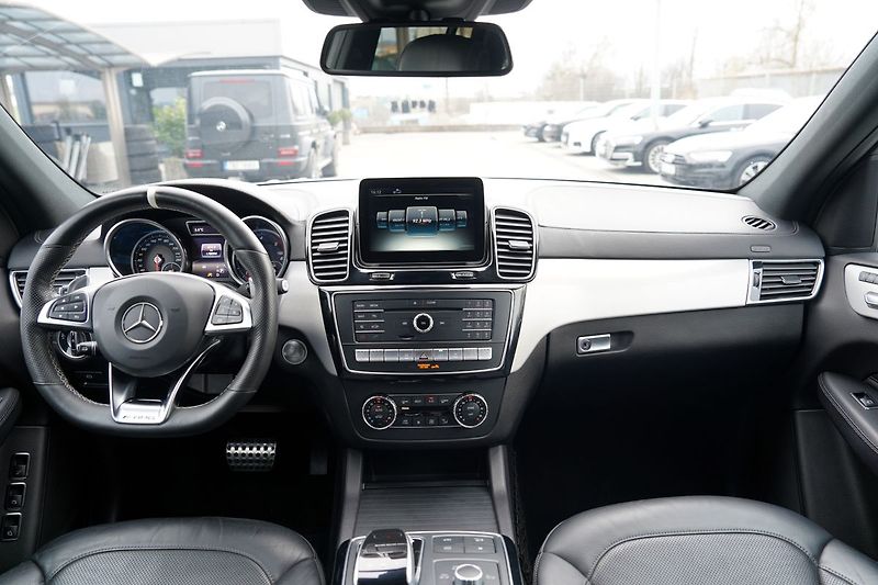 Mercedes-Benz GLS 350d 4Matic AMG/ČR - fotka 30 z 49