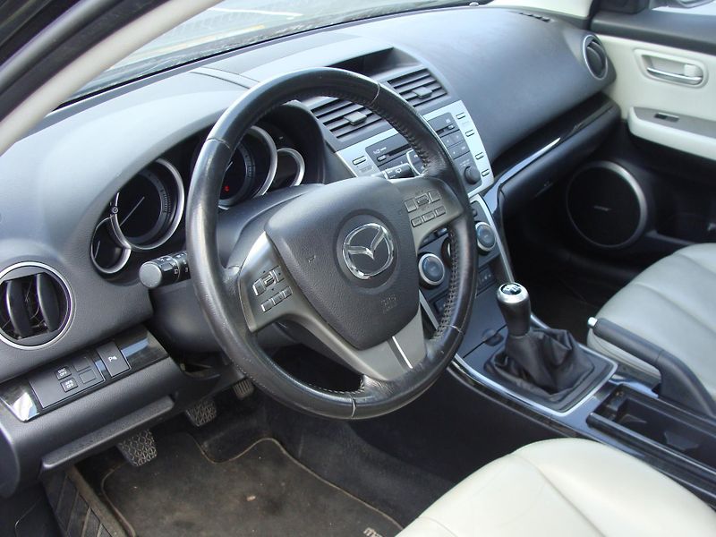 Mazda 6 2.5 i, 125 kW, klima - fotka 10 z 24