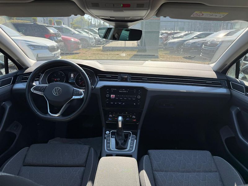 Volkswagen Passat Business 2.0 TDI 110kW DSG Var - fotka 5 z 23