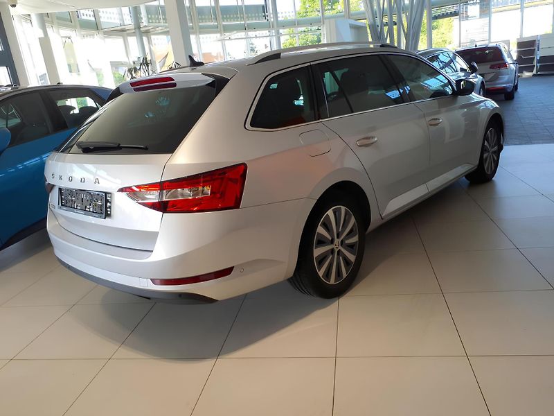 Škoda Superb 2.0TDI DSG 147kW Websto DPH - fotka 2 z 3
