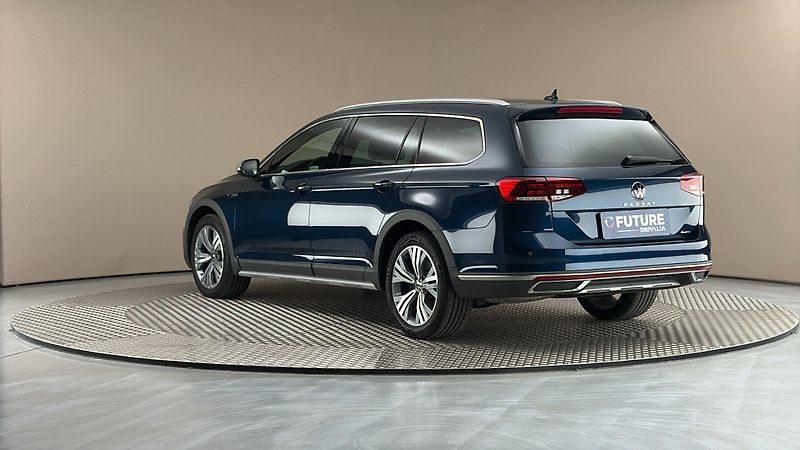 Volkswagen Passat 2.0 TDI DSG 4x4 4motion Alltra - fotka 2 z 32