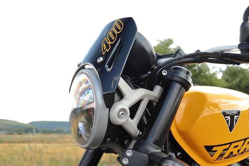 Se Speedem uhodil Triumph hřebíček na hlavičku a Tracker půjde bez pochyby v jeho stopách.