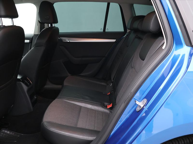 Škoda Octavia 1,4 TSI 103kW Elegance Xenon - fotka 13 z 29