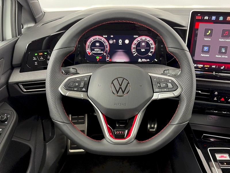 Volkswagen Golf (2025) GTI 2.0 TSI 195kW DSG - fotka 9 z 34