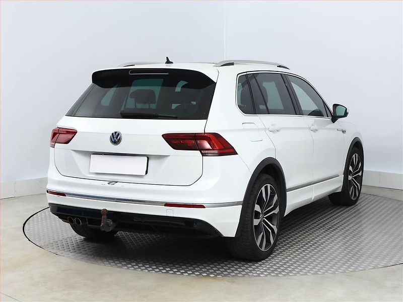 Volkswagen Tiguan (2017) R-Line 2.0 TDI, 4X4, Automat - fotka 5 z 18
