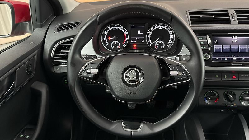 Škoda Fabia 1.0 TSI Ambition Combi - fotka 9 z 24