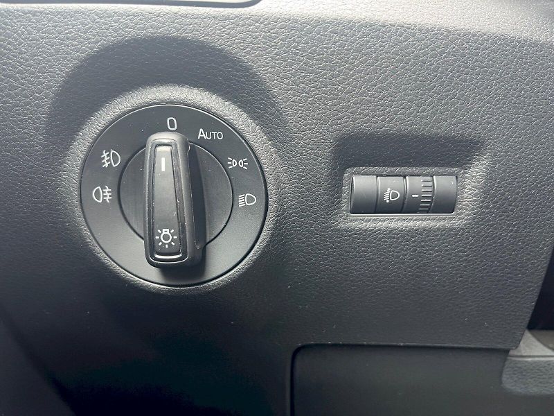 Škoda Fabia (2022) Ambition Plus 1.0 TSI DSG Navi - fotka 33 z 33