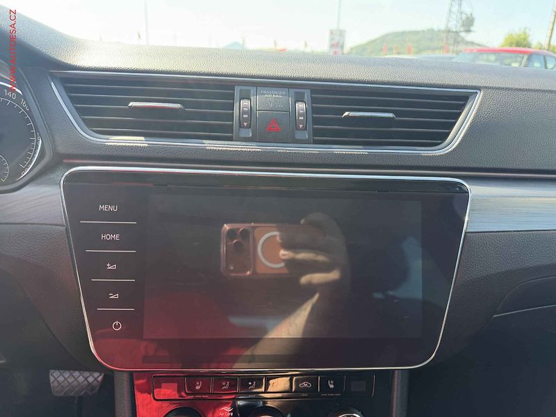 Škoda Superb (2018) 2.0 TDI, ČR, Style, DSG, kůže - fotka 13 z 18