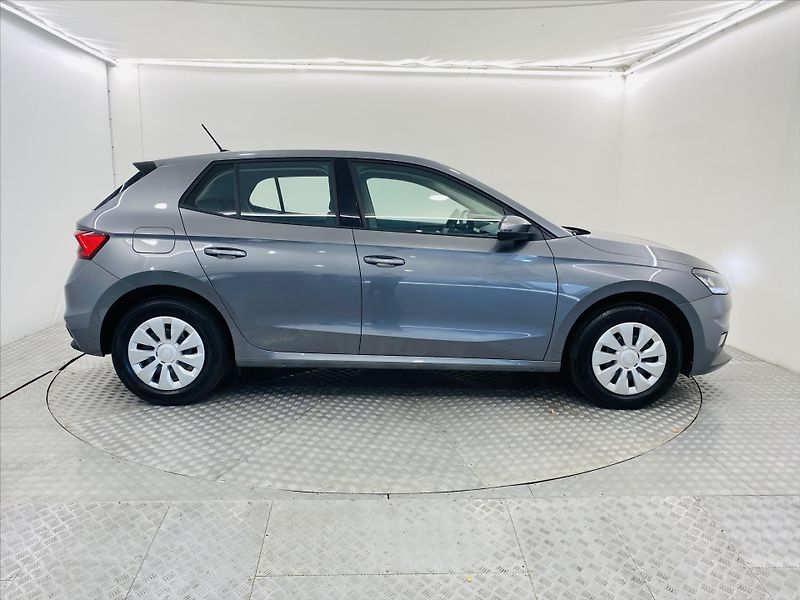 Škoda Fabia 1,0 MPI 59kW Selection - fotka 21 z 22