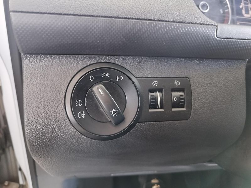 Volkswagen Caddy (2011) 2,0TDI,4X4,KLIMA,ALU,7MÍST - fotka 27 z 28