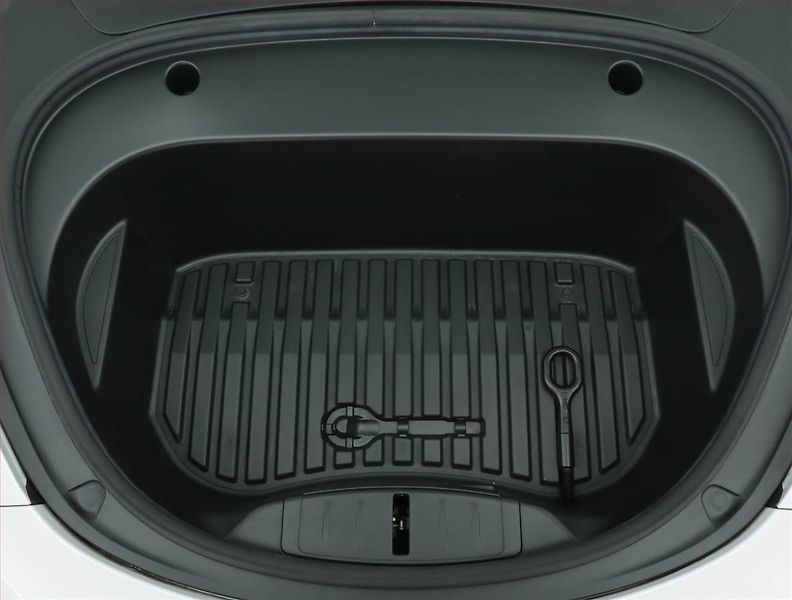 Tesla Model 3 (2022) Standard Range LFP, SoH 92% - fotka 17 z 20