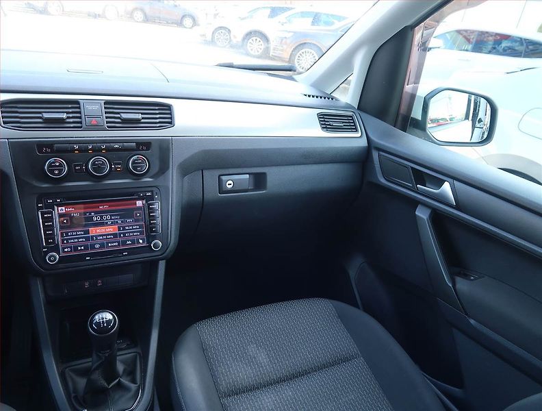Volkswagen Caddy (2015) 2.0 TDI, 5Míst, 1Maj - fotka 8 z 14