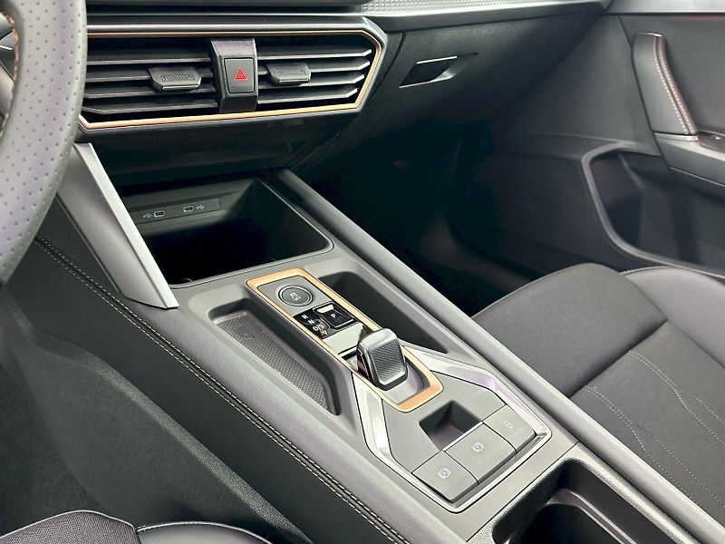 Cupra Formentor (2026) 2.0 TSI 150kW 4x4 DSG - fotka 25 z 34