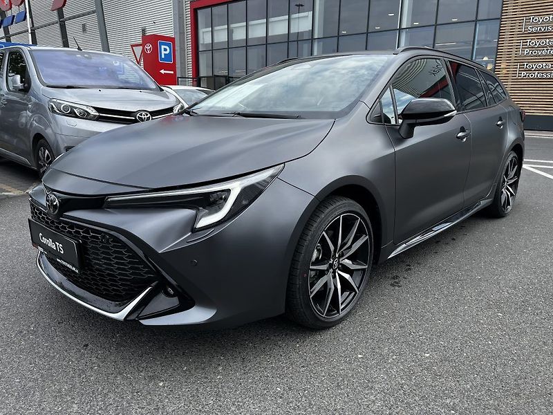 Toyota Corolla 2.0HEV, GR Sport - fotka 10 z 31