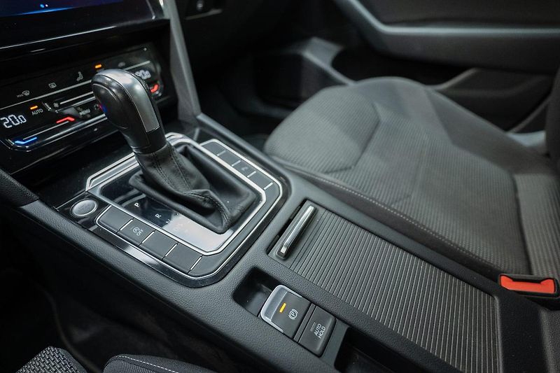 Volkswagen Arteon 2.0 TDI DSG  R-Line 110 kW - fotka 16 z 29