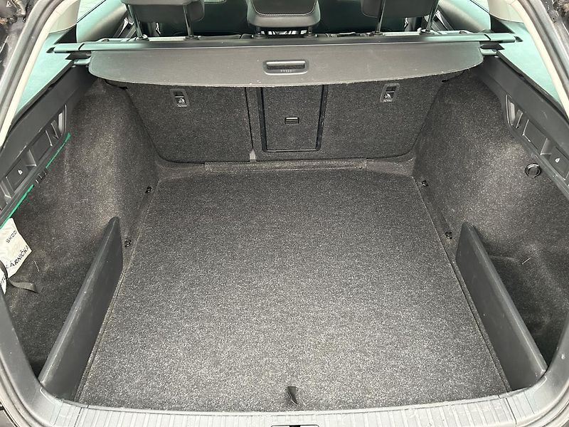 Škoda Octavia 1.5 TSI Top selection - fotka 29 z 35
