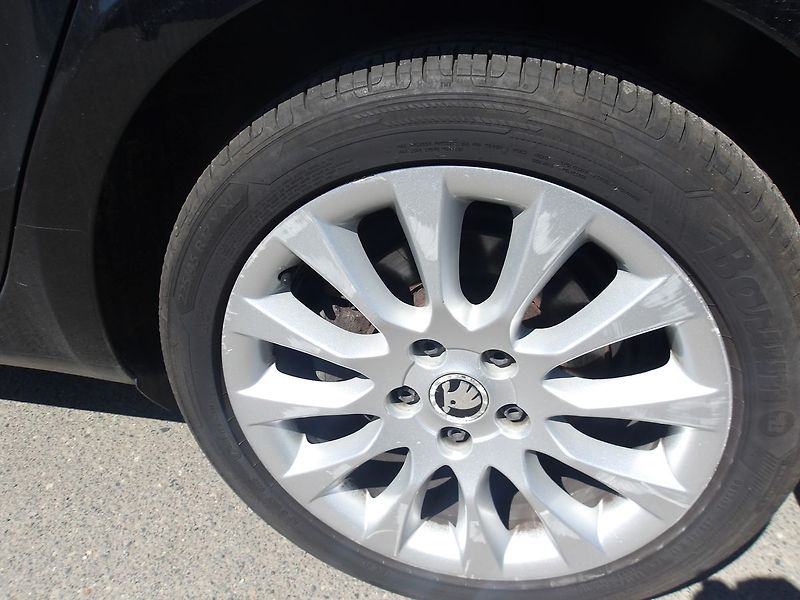 Škoda Superb 2,0TDi 125kW DSG! 2 x ALU kola - fotka 31 z 31