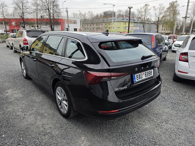 Škoda Octavia 2.0 TDI Style plus 4x4  - fotka 3 z 17