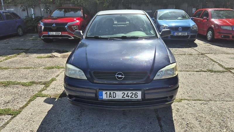 Opel Astra (2005) - fotka 1 z 12